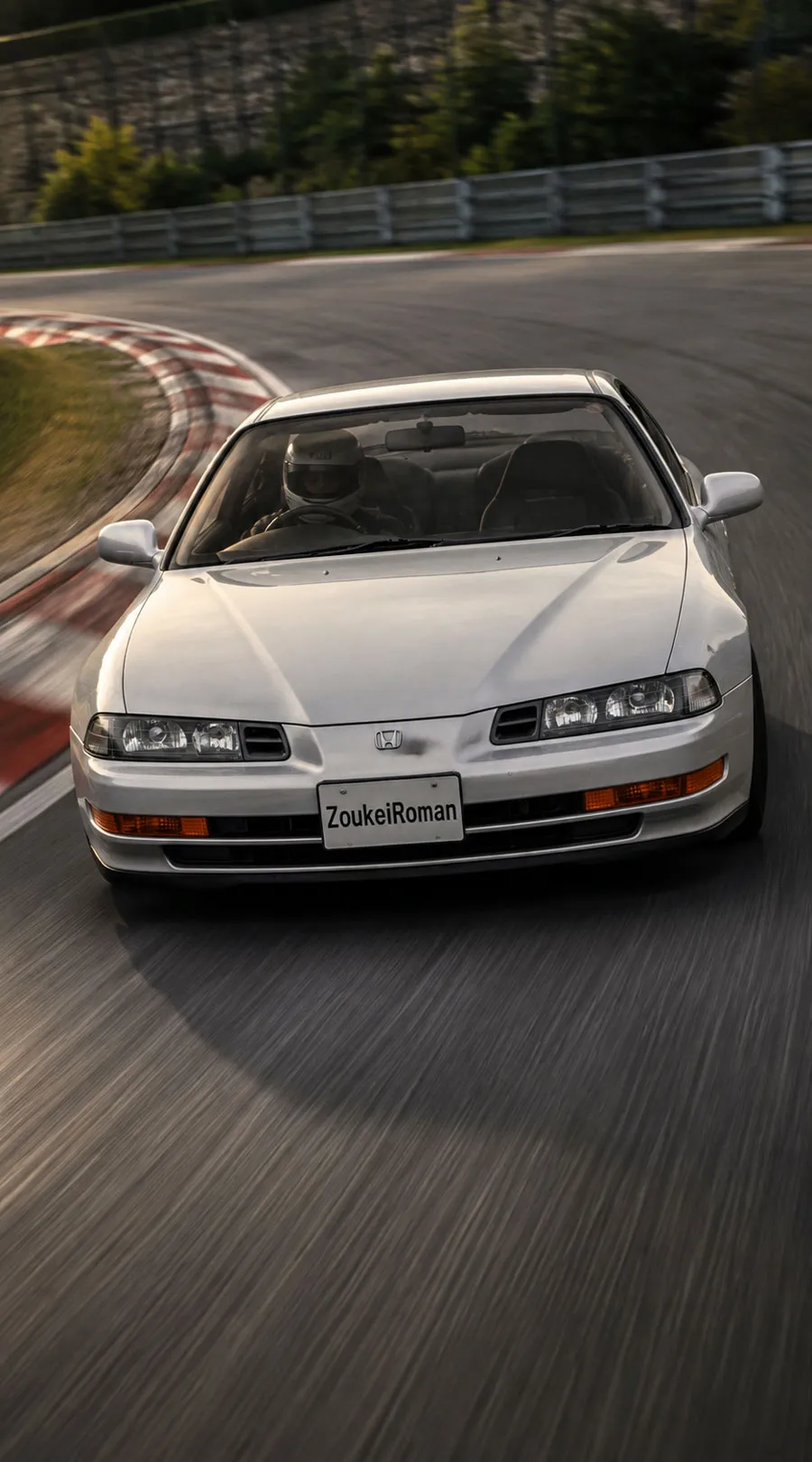 サーキットを走る4代目ホンダ・プレリュードのフロント走行イラスト